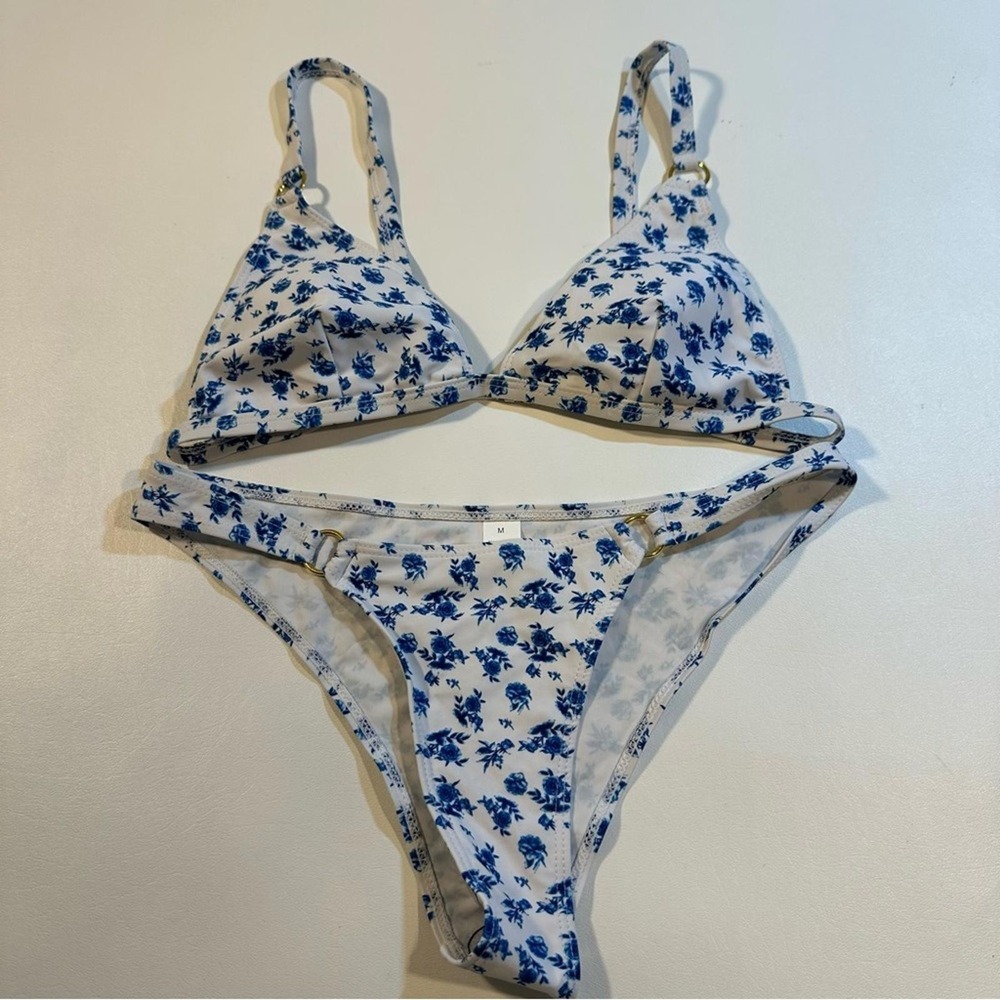NEW Shenhe‎ Size M Blue Floral Print Ring Linked Triangle Bikini - Picture 3 of 10